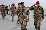 Befälhavaren för ISAF, generalmajor Markus Kneip, med svenske kungen under ett oanmält besök i Afghanistan den 2011.