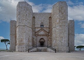 O Castel del Monte, em Andria, símbolo da Apúlia