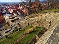 Terrassengärten mit Resten der alten Stadtmauer