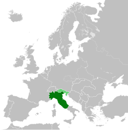 ดินแดนของสาธารณรัฐสังคมอิตาลี (ค.ศ. 1943) แสดงด้วยเขียวเข้มและเขียวอ่อน พื้นที่สีเขียวทางตะวันออกเฉียงเหนือเป็นเขตปฏิบัติการทหารของเยอรมนีซึ่งอย่างเป็นทางการเป็นส่วนหนึ่งของสาธารณรัฐสังคมอิตาลี ทว่า แท้จริงแล้วอยู่ภายใต้การปกครองโดยตรงของเยอรมนี
