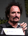 Kim Coates interpreta Billy McGrath