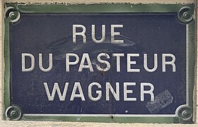 Voir la plaque.