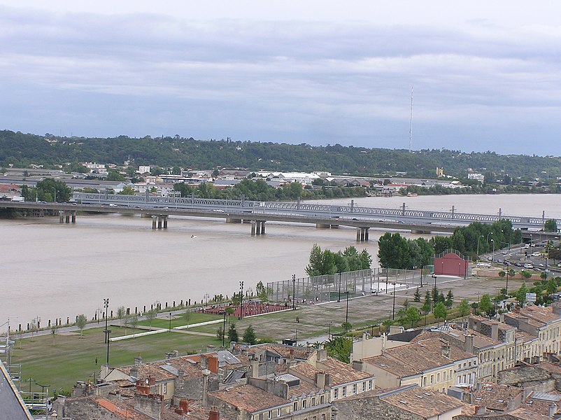 Parc des Sports Saint-Michel vu depuis la flèche Saint-Michel.