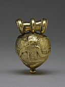 Bulla con Dédalo e Ícaro; siglo V AC; oro; 1.6 × 1 × 1 cm; Walters Art Museum (Baltimore, Estados Unidos)