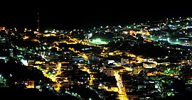 Vista noturna da cidade