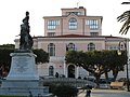 Monumento ai caduti e Palazzo Municipale