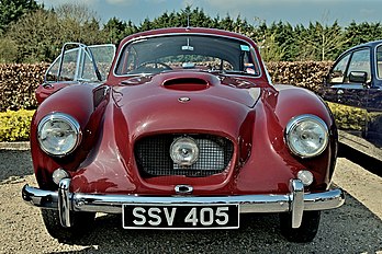 Une Bristol 405, l’unique modèle quatre portes de l’histoire du constructeur Bristol Cars. (définition réelle 3 921 × 2 614)