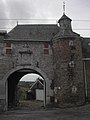 Clermont: Porta del castell amb data de 1635 i l'escut de dues famílies nobles de Clermont: els Scheiffard de Mérode i els Welkenhuysen