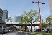 名古屋高速都心環状線と名駅の超高層ビル群を望む（西方向）。 （中村区名駅、2016年（平成28年）4月）