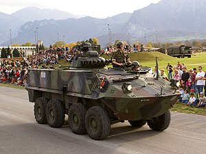 Rad Pz 8x8 - Schweizer Armee - Steel Parade 2006.jpg