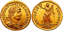 Solidus Constantine II-heraclea RIC vII 101.jpg