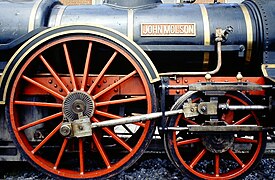 Détail des roues d'une locomotive à vapeur.