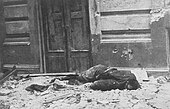 Soldado alemán asesinado por la resistencia durante el ataque al edificio Mała PAST. 23 de agosto de 1944.