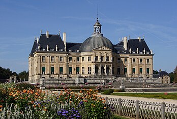 Le château de Vaux-le-Vicomte à Maincy (Seine-et-Marne), œuvre de Louis Le Vau. (définition réelle 4 500 × 3 028)