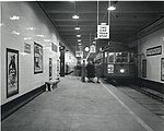 date inconnue Motrice type 4 à la station Symphony (en) issue de l'extension du réseau en tunnel en 1941.