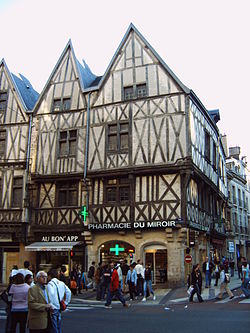 Typický dům v Dijonu