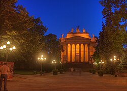 Eger Basilica pada waktu malam