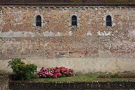 L'église Saint-Pierre, mur nord.