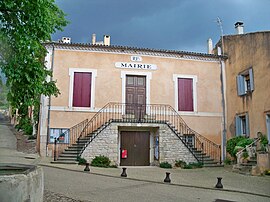 Flassan's town hall