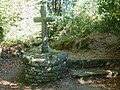 Guerlesquin : croix près de la chapelle Saint-Trémeur.