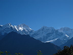 Manaslu soos vanaf die weste gesien