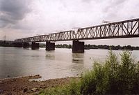 most přes řeku v Novosibirsku