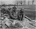 Ochotnicy z Civilian Conservation Corps podczas budowy drogi, 1933 r.