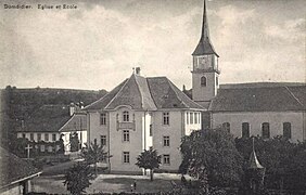 Église et école primaire du Saugy vers 1930.