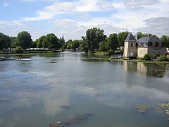 Loir La Flèchessä. Joen varrella mylly, Moulin des Quatre Saisons.