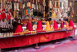 Verkauf von Sindoor in Omkareshwar