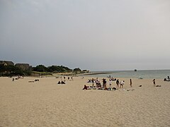 La plage des Minimes, la pointe des Minimes, et le phare du Bout du Monde.