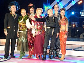 Dschinghis Khan с танцевальным коллективом в 2005 году.