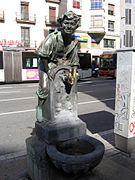 Font del Trinxa (1911), de Josep Campeny, Ronda Universitat/Pelai.