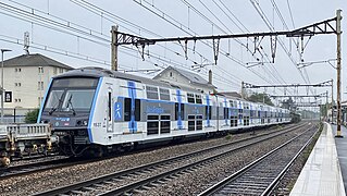 Acheminement de la première rame rénovée le 22 juin 2023, vue en gare de Saint-Michel-sur-Orge.