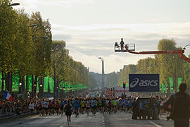 Champs-Élysées et obélisque de la Concorde au départ du marathon.