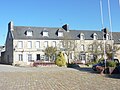 Guerlesquin : maisons anciennes dont l'hôtel des Monts d'Arrée.