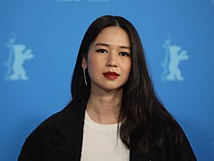 Laura Basuki di Berlinale 2022 dimana ia memenangkan Beruang Perak untuk Pemeran Pendukung Terbaik