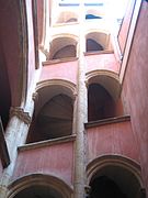 Traboule dans le Vieux-Lyon.