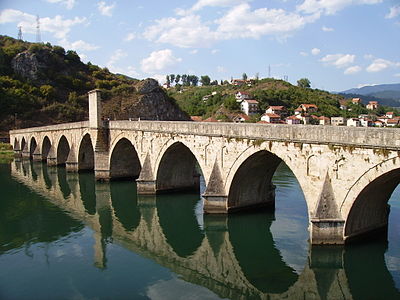 Ponto konstruita de Mehmed-paŝo Sokoloviĉ, en Viŝegrad