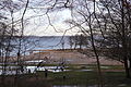 Blick von der Waldkante hinunter auf den Strand von Solitüde (Winter)