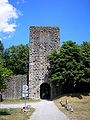 Der Torbergfried aus dem Burghof