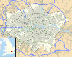 Mapa konturowa Wielkiego Londynu, po lewej nieco na dole znajduje się ikonka pałacu z opisem „Hampton Court”