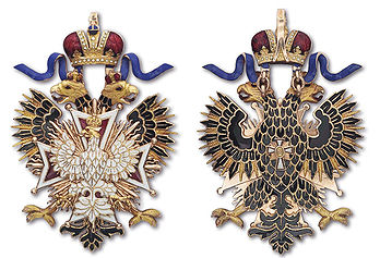 Variante russe de la croix de l'ordre de l'Aigle blanc, avers (à gauche) et revers. L'ordre de l'Aigle Blanc est l'ordre honorifique le plus prestigieux de Pologne et fut intégré aux ordres russes de 1831 à 1917. (définition réelle 1 306 × 888)