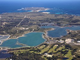 Luchtfoto vanaf Thomson Bay richting Cape Vlamingh