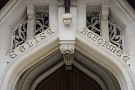 Inscription « église réformée » sur le porche.