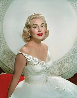 Lana Turner. Studiofotografi för filmen När regnet kom från år 1955.