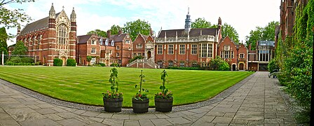 Selwyn College Old Court