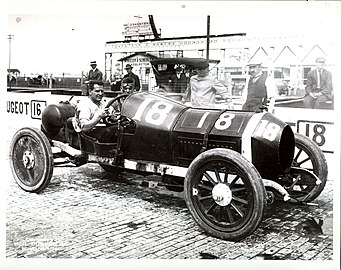 1913 Indianapolis 500 - John Jenkins on Schacht #18. Retired, crankcase failure.