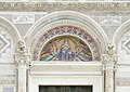 Luneto sobre la puerta central de la catedral, representando a la Virgen María, por Giuseppe Modena da Lucca