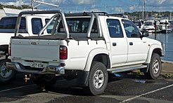 pick-up de couleur blanche.